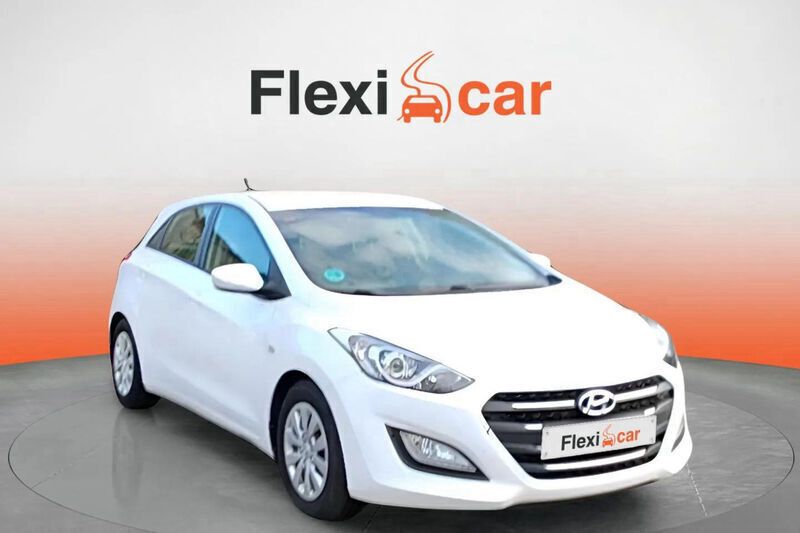 Blanco Usado 2016 Hyundai i30 Berlina | 8790 € (Buen precio) - Imagen 1/4