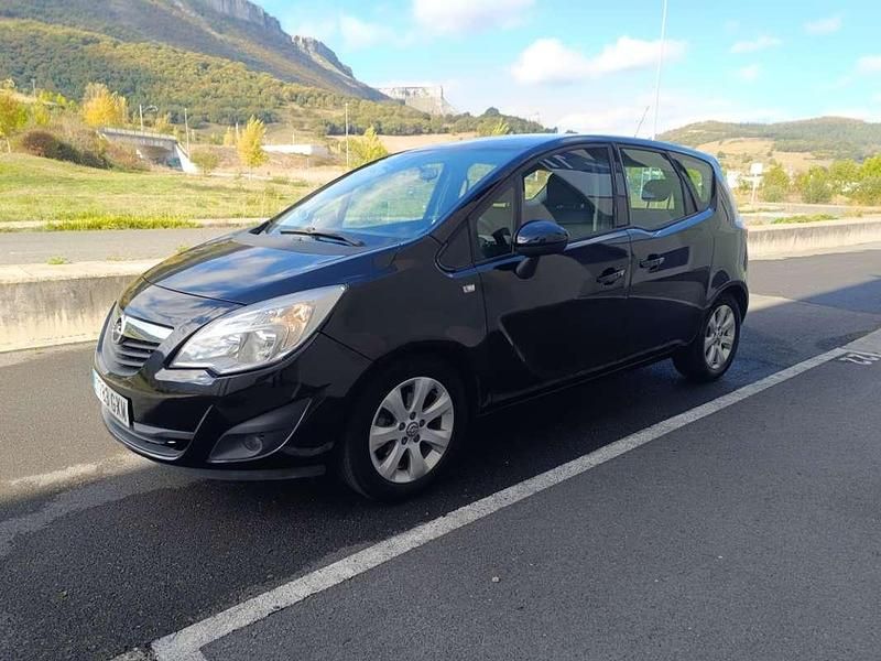 Negro Usado 2010 Opel Meriva Enjoy Monovolumen | 4990 € (Precio justo) - Imagen 1/4