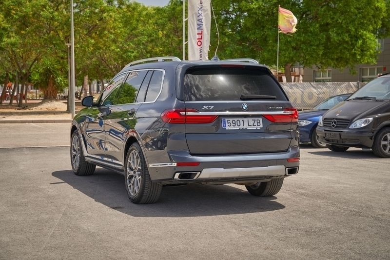 Używany BMW X7 265 KM (194 kW) 2020 Niebieski SUV
