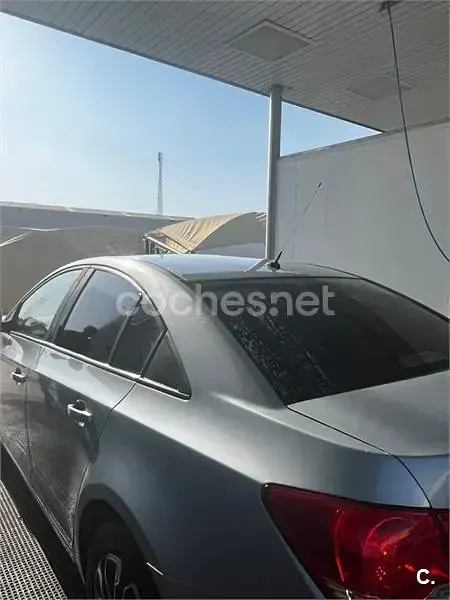 Usado Chevrolet Cruze LS 113 CV (83 kW) 2009 Gris / plata Berlina