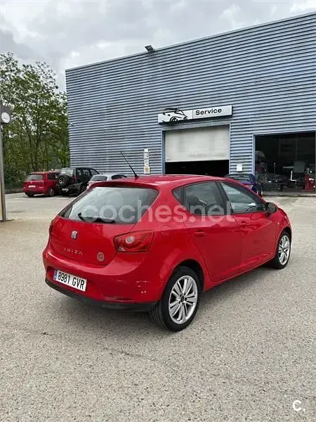 Usado Seat Ibiza 90 CV (66 kW) 2010 Rojo Berlina