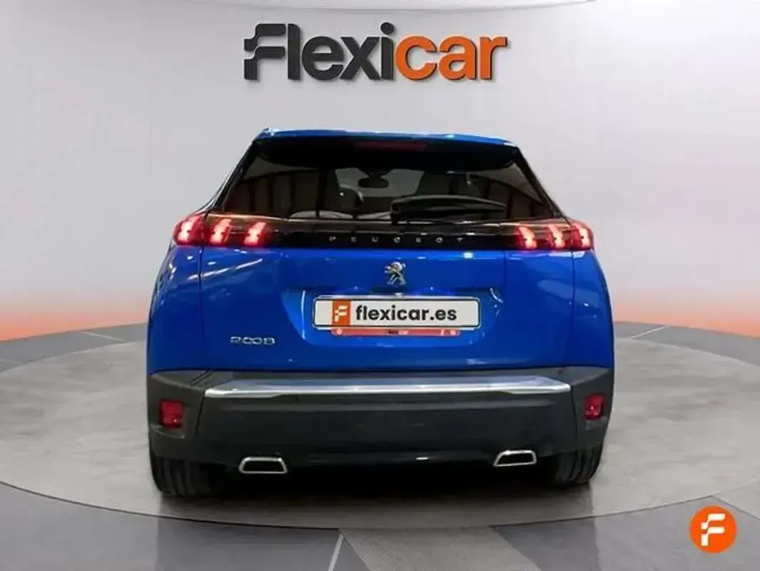 Usado Peugeot 2008 Allure 131 CV (96 kW) 2020 Azul SUV