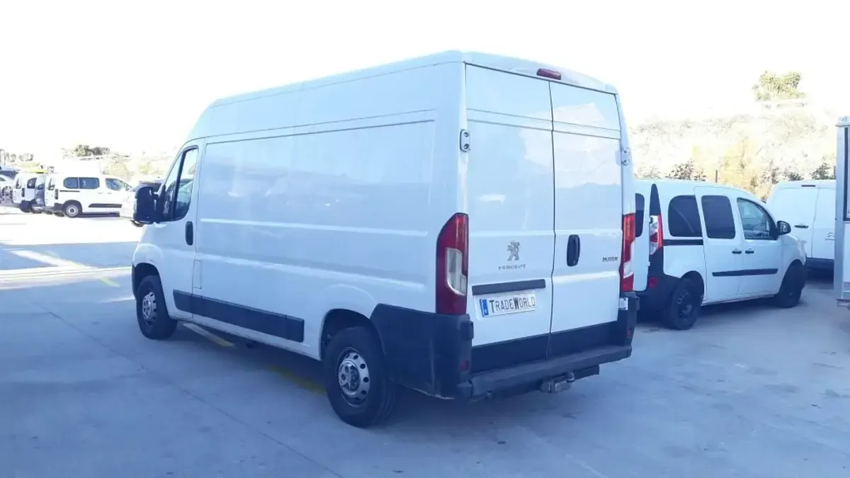 Usado Peugeot Boxer S 120 CV (88 kW) 2022 Blanco Van