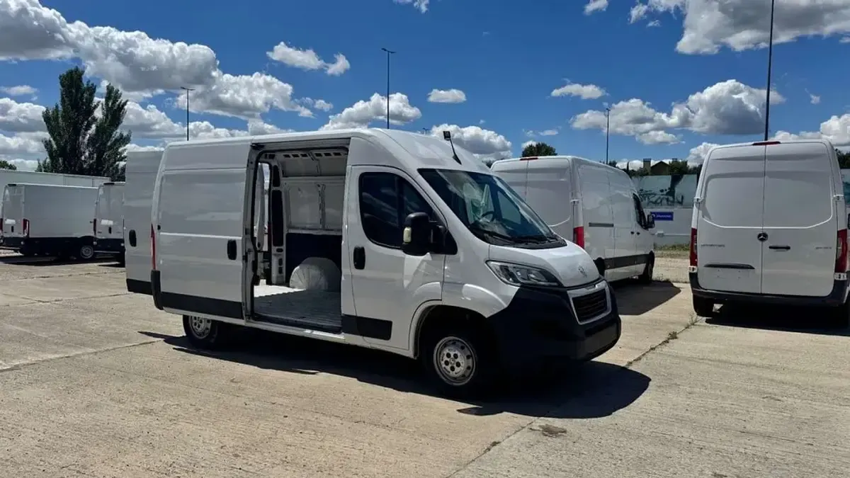 Usado Peugeot Boxer S 139 CV (102 kW) 2022 Blanco Van