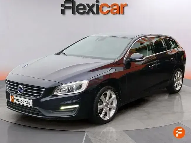 Usado Volvo V60 Momentum 150 CV (110 kW) 2017 Azul Familiar