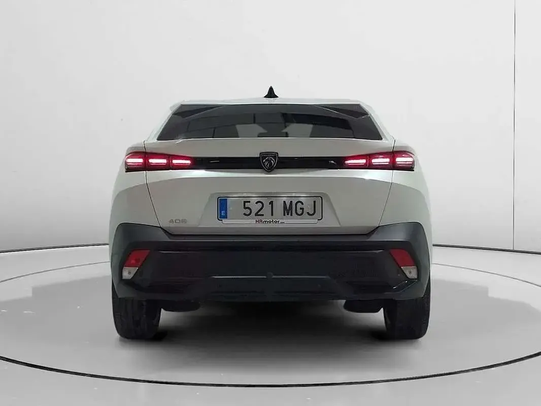 Usado Peugeot 408 Allure 131 CV (96 kW) 2023 Blanco SUV