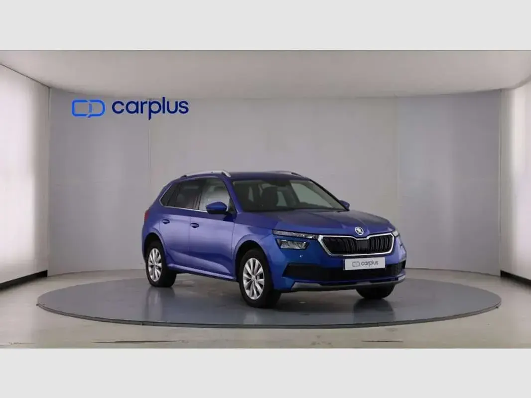 Usado Skoda Kamiq Ambition 110 CV (80 kW) 2022 Azul SUV