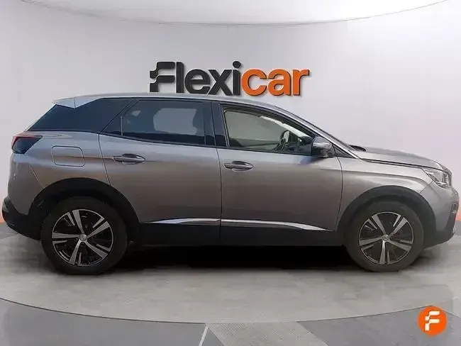 Usado Peugeot 3008 Allure 130 CV (95 kW) 2019 Gris SUV