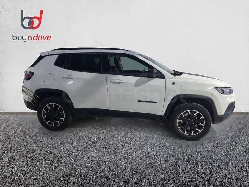 Usado Jeep Compass Trailhawk 240 CV (176 kW) 2022 Blanco SUV