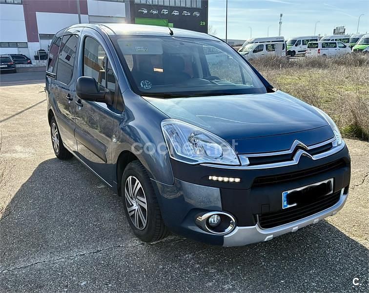 Usado Citroën Berlingo Feel 100 CV (73 kW) 2015 Azul Monovolumen
