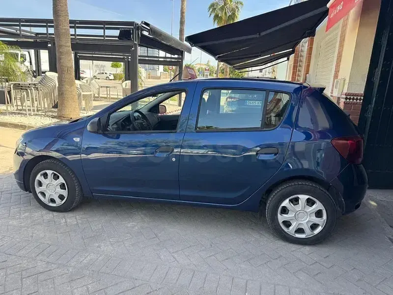 Usado Dacia Sandero Ambiance 73 CV (53 kW) 2017 Azul Berlina