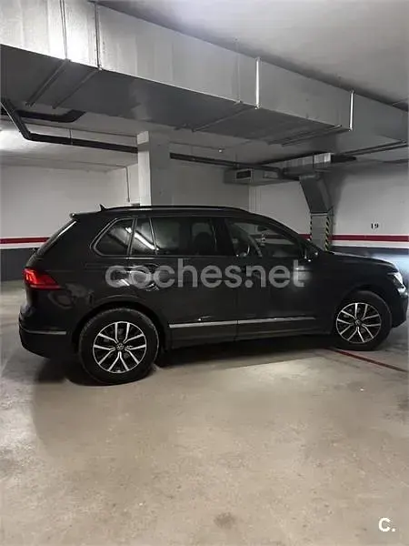 Usado VW Tiguan Life 150 CV (110 kW) 2022 Gris / plata SUV