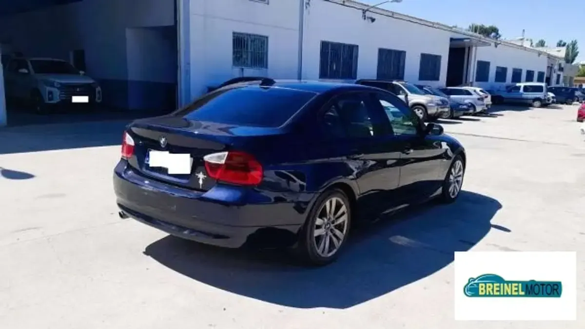 Usado BMW 320 150 CV (110 kW) 2005 Azul Berlina