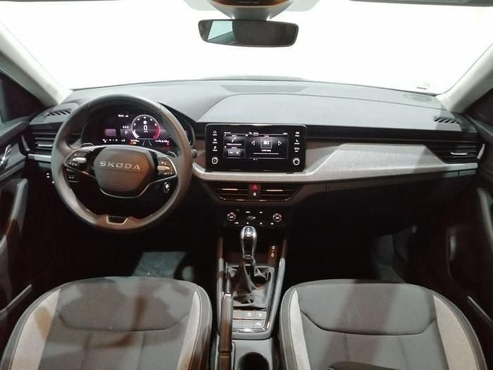 Usado Skoda Kamiq Selection 115 CV (84 kW) 2025 Gris / plateado SUV