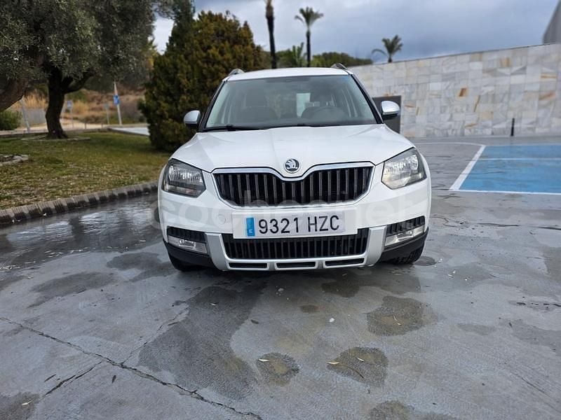 Usado Skoda Yeti Ambition 105 CV (77 kW) 2014 Blanco SUV