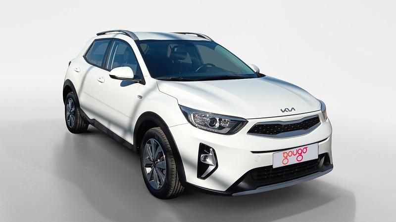 Usado Kia Stonic 84 CV (61 kW) 2023 Blanco SUV