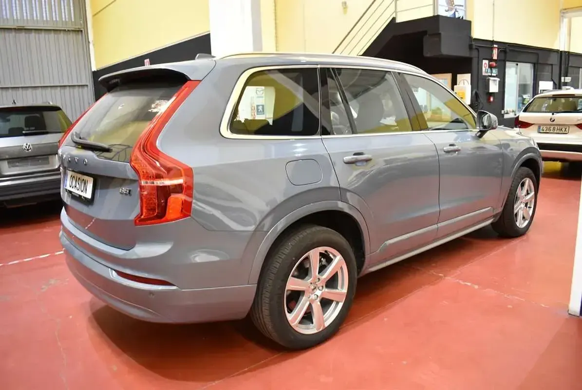 Usado Volvo XC90 Core 235 CV (172 kW) 2023 Gris SUV