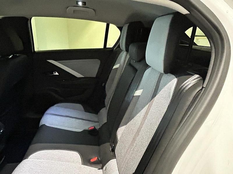 Usado Opel Astra Elegance 180 CV (132 kW) 2023 Blanco