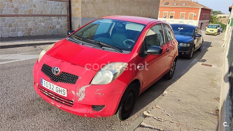 Rojo Usado 2008 Toyota Yaris Active Berlina | 2800 € (Buen precio) - Imagen 1/2