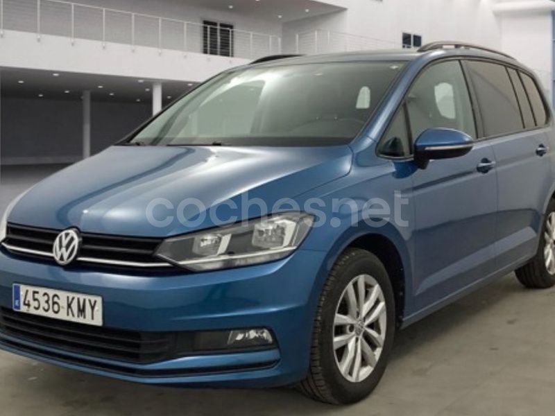 Azul Usado 2018 VW Touran Business Monovolumen | 16.000 € (Precio justo) - Imagen 1/4