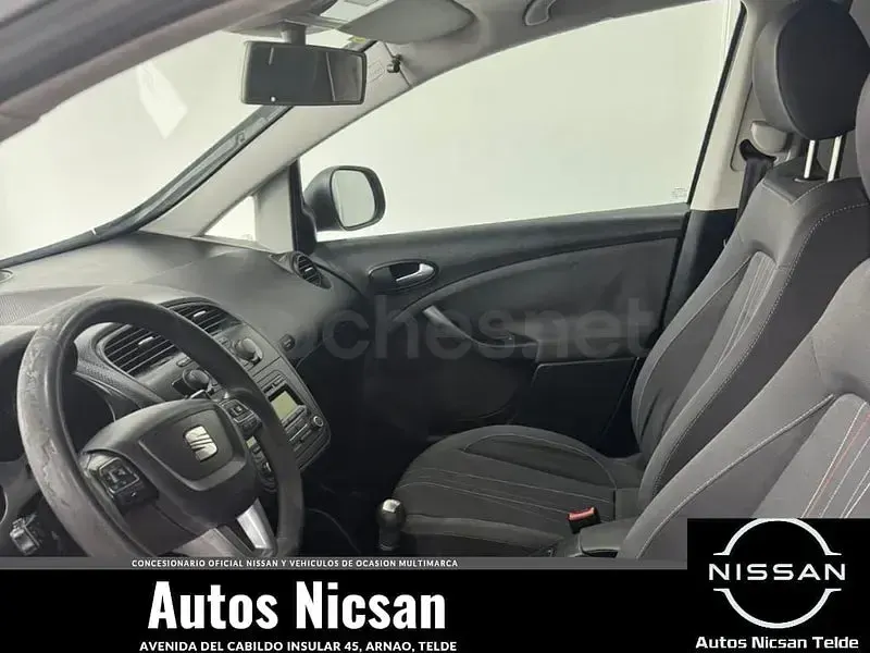 Usado Seat Altea Style 105 CV (77 kW) 2011 Gris / plata Monovolumen