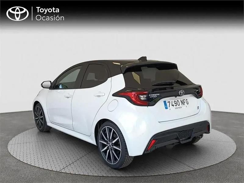 Usado Toyota Yaris Hybrid Plus 130 CV (95 kW) 2025 Otro Monovolumen