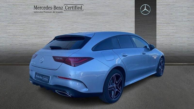 Usado Mercedes CLA250e Shooting Brake AMG line 218 CV (160 kW) 2024 Gris Familiar