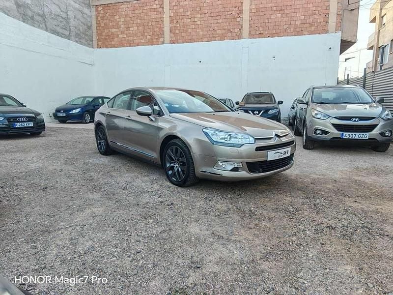 Beige Usado 2012 Citroën C5 Exclusive Berlina | 6995 € (Buen precio) - Imagen 1/4