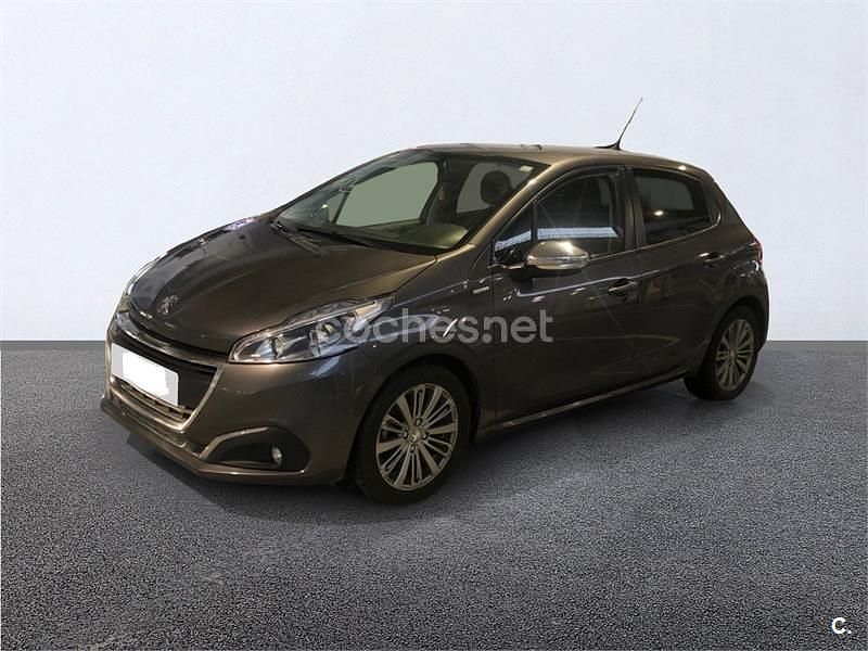 Usado Peugeot 208 Active 99 CV (72 kW) 2018 Gris / plata Utilitario