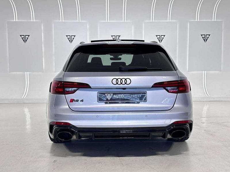 Usado Audi RS4 Exclusive 450 CV (330 kW) 2020 Plateado Familiar