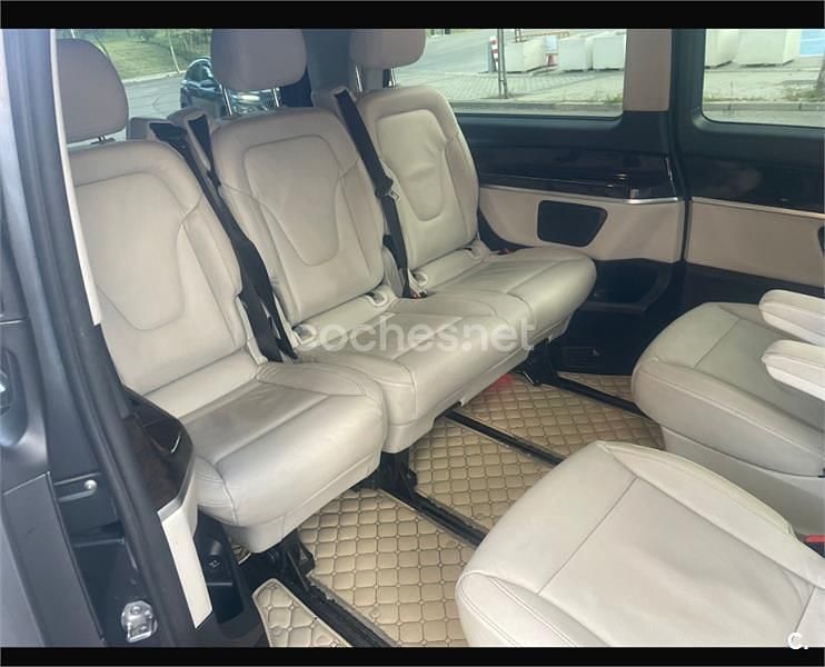 Käytetty Mercedes V220 Avantgarde 163 HP (119 kW) 2020 Harmaa Tila-auto