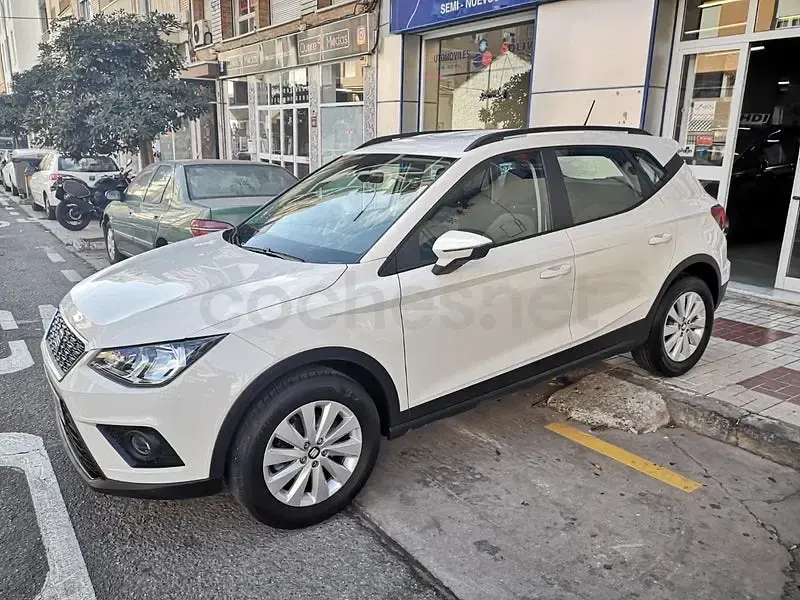 Usado Seat Arona Style 115 CV (84 kW) 2020 Blanco SUV