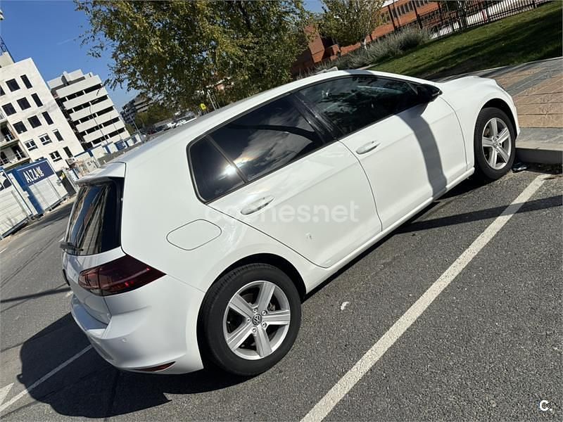 Usado VW Golf VII Advance 122 CV (89 kW) 2014 Blanco Familiar