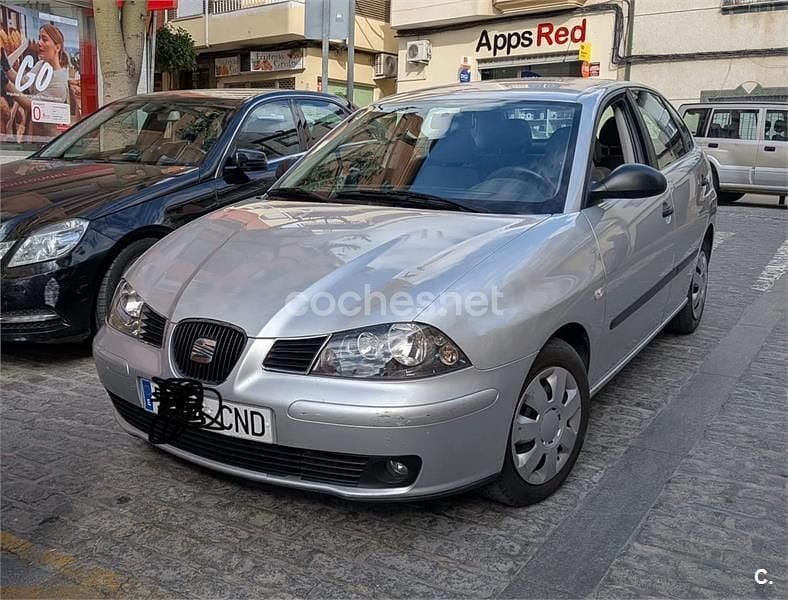 Gris / plata Usado 2003 Seat Ibiza Stella Berlina | 3500 € (Precio justo) - Imagen 1/4
