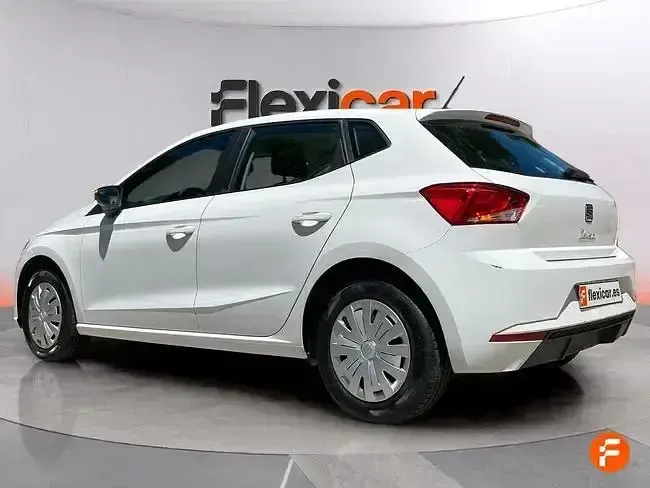 Usado Seat Ibiza Reference 80 CV (58 kW) 2024 Blanco Utilitario