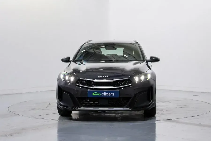 Usado Kia XCeed 141 CV (103 kW) 2024 Gris / plata SUV