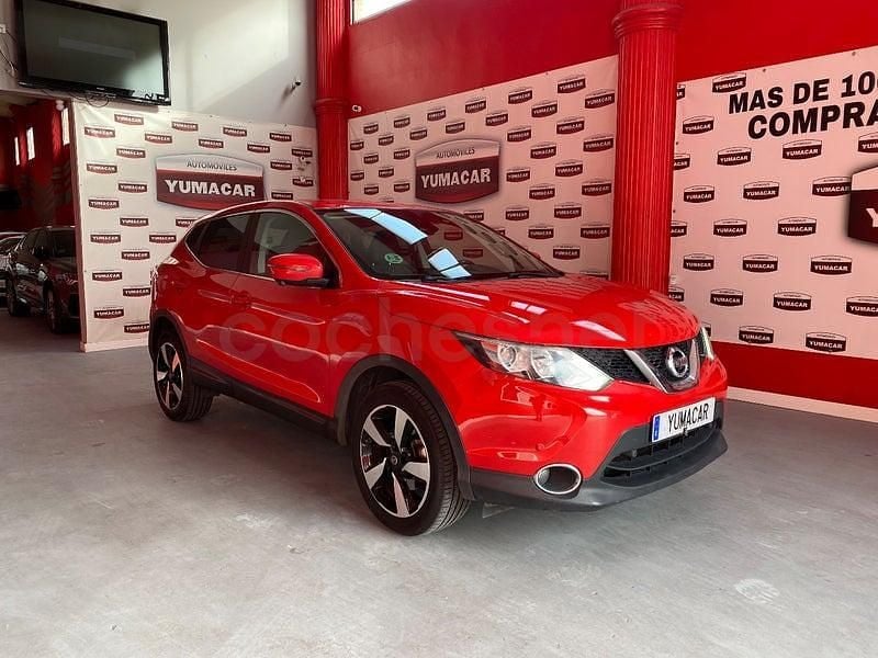 Usado Nissan Qashqai N-Connecta 115 CV (84 kW) 2016 Rojo SUV