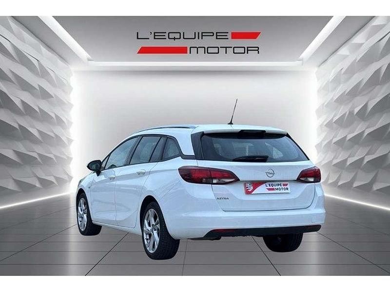 Usado Opel Astra GS Line 105 CV (77 kW) 2021 Blanco Familiar