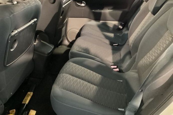 Usado Renault Scénic II Dynamique 85 CV (62 kW) 2008 Monovolumen