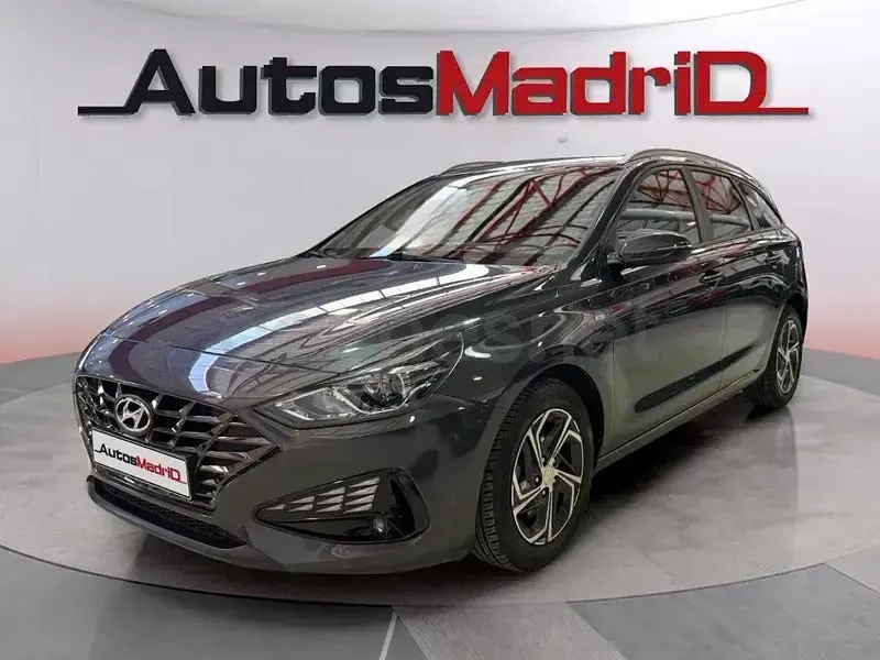 Usado Hyundai i30 120 CV (88 kW) 2021 Gris / plata Familiar