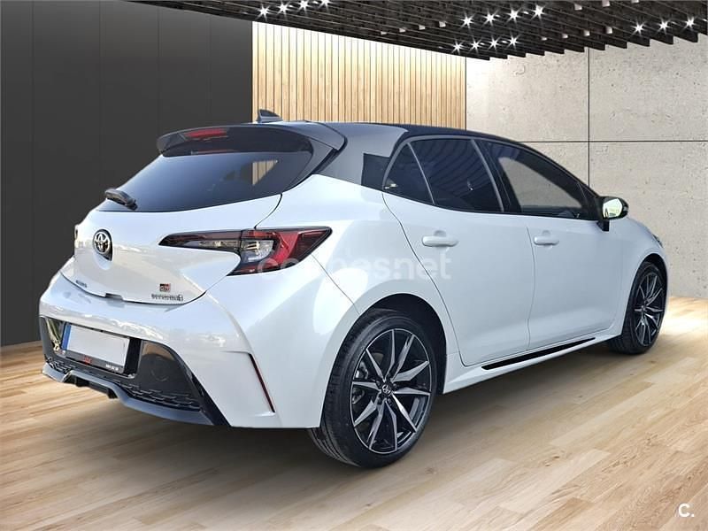Usado Toyota Corolla 140 CV (102 kW) 2023 Blanco Berlina