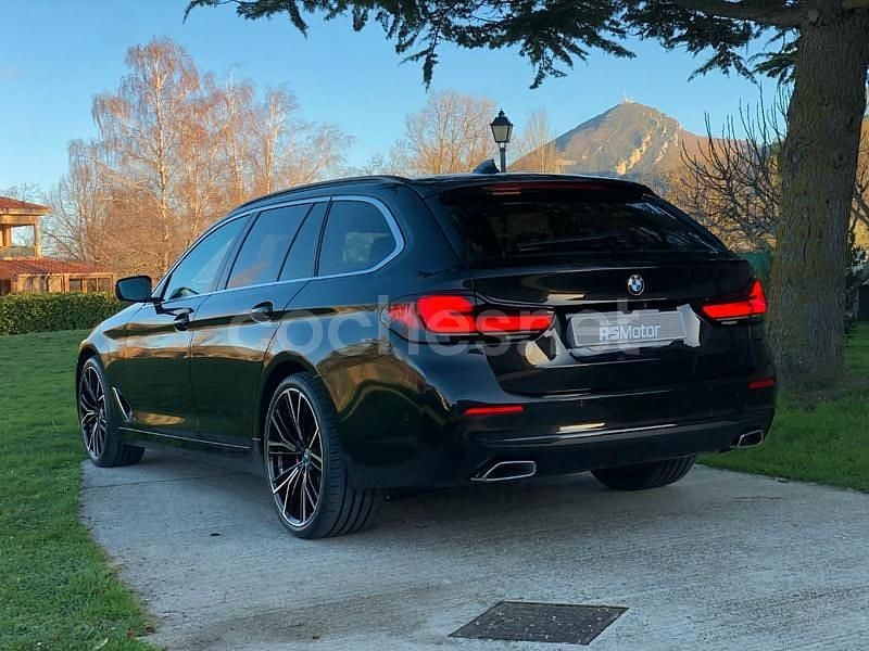 Usado BMW 520 Comfort Edition 190 CV (139 kW) 2023 Negro Familiar