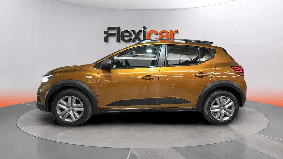 Usado Dacia Sandero Essentiel 91 CV (66 kW) 2023 Naranja Berlina