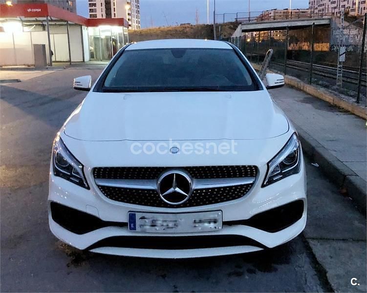 Usado Mercedes CLA200 Shooting Brake AMG line 156 CV (114 kW) 2016 Blanco Familiar
