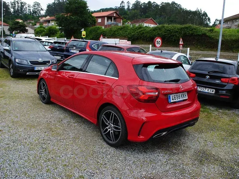 Usado Mercedes A200 136 CV (100 kW) 2018 Rojo Berlina