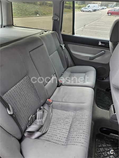 Usado VW Golf IV Highline 110 CV (80 kW) 2000 Azul Familiar