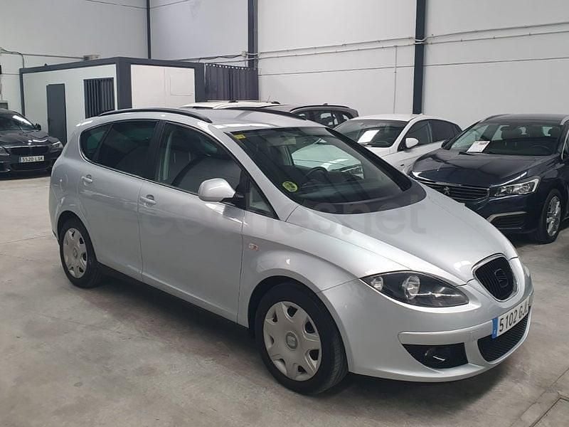 Usado Seat Altea XL Style 105 CV (77 kW) 2008 Gris / plata Monovolumen