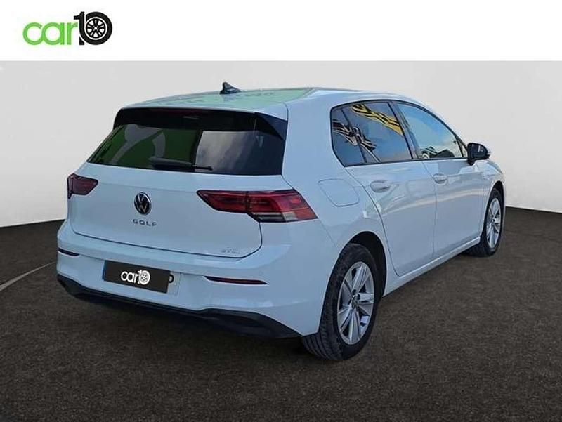 Usado VW Golf VIII Life 110 CV (80 kW) 2023 Blanco Familiar