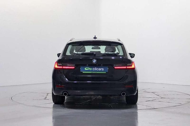 Usado BMW 318 150 CV (110 kW) 2020 Negro Familiar