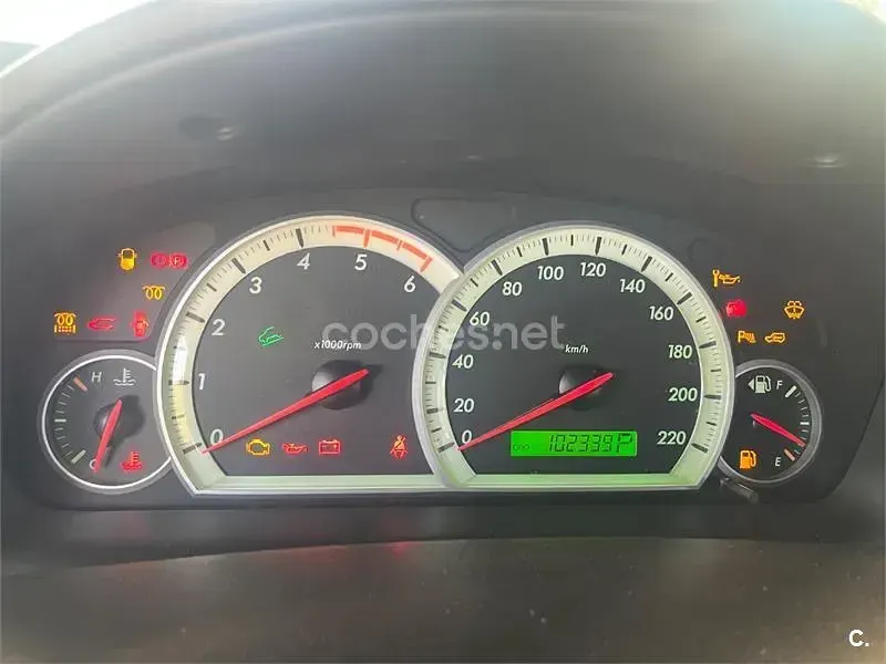 Usado Chevrolet Captiva 150 CV (110 kW) 2007 Negro SUV